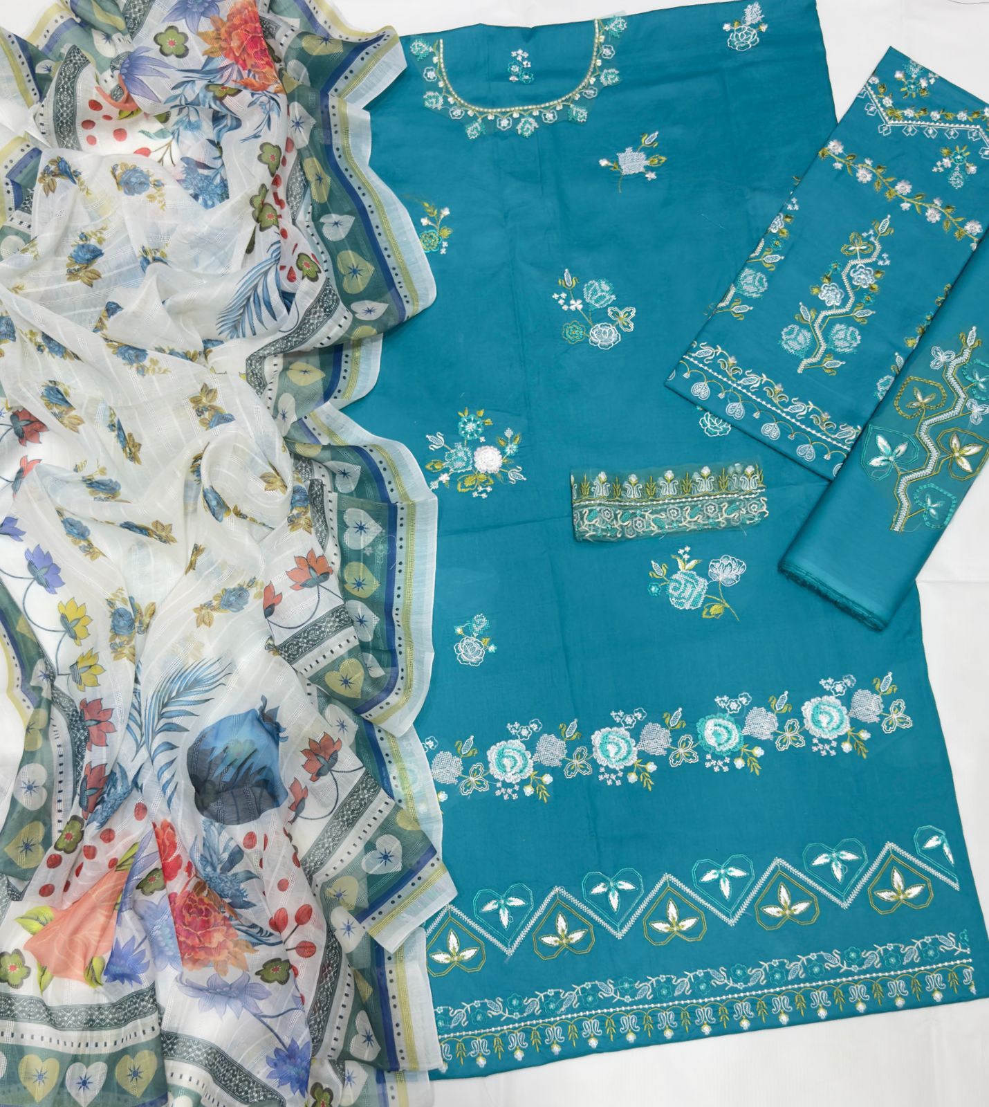 Coco by Zara 1057 – Premium 3PC Embroidered Lawn Suit | Eid Collection 2025