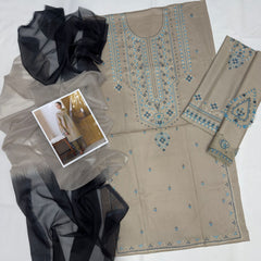 Coco 1032 – Luxury 3PC Embroidered Lawn Suit with Chiffon Dupatta