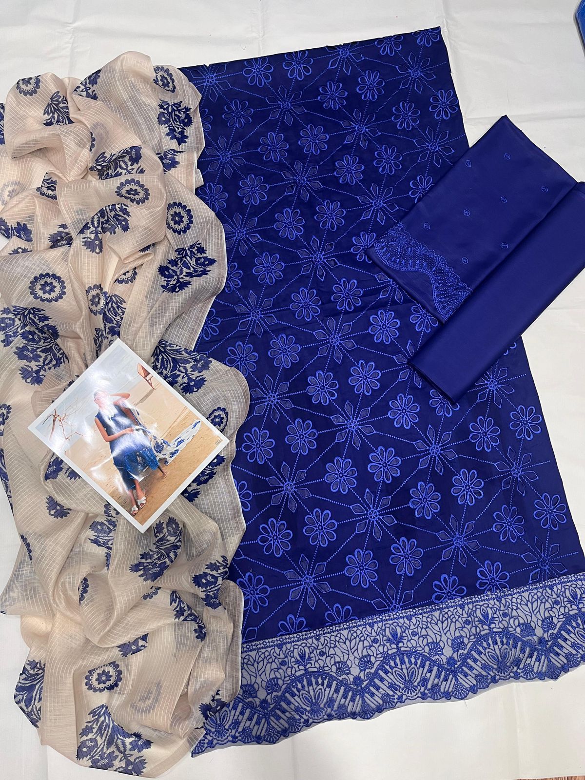 Zainab Chottani 1101 – Luxury 3PC Chikankari Embroidered Lawn Suit with Voile Dupatta